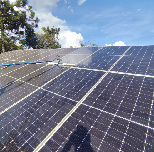 Limpeza de Telhado Solar Residencial