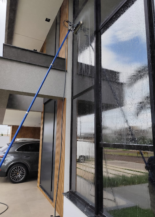 Limpeza externa com acabamento sem marcas
